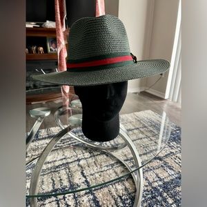 STRAW FEDORA HAT